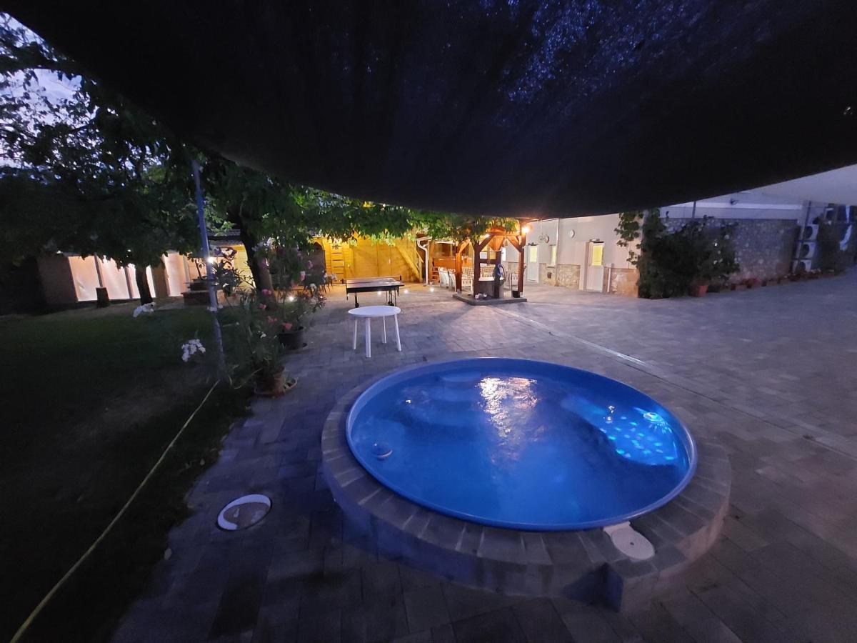 Hotel E-Tekergok Haza Bukkzserc Exteriér fotografie