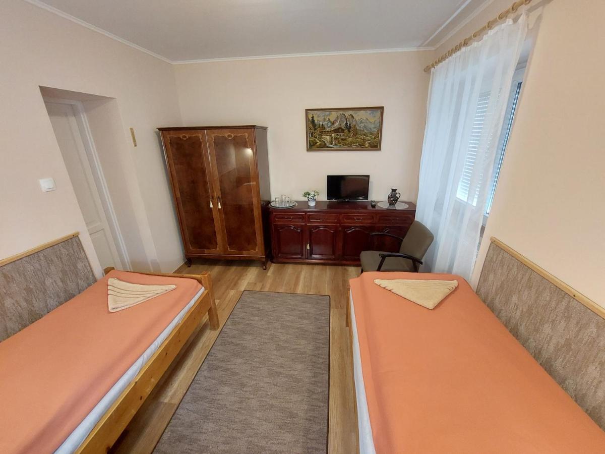 Hotel E-Tekergok Haza Bukkzserc Pokoj fotografie